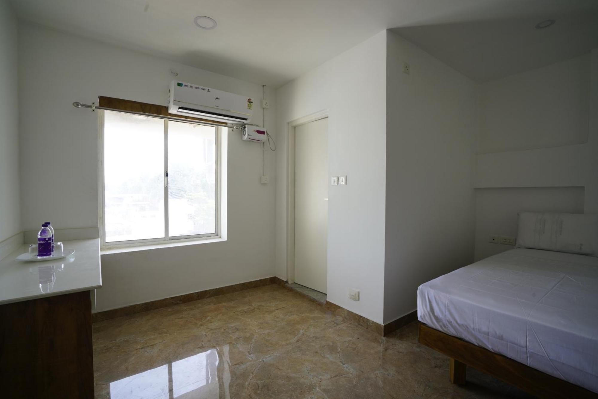 Quilon Residency Kundara Hotel Perumanseri Exterior photo