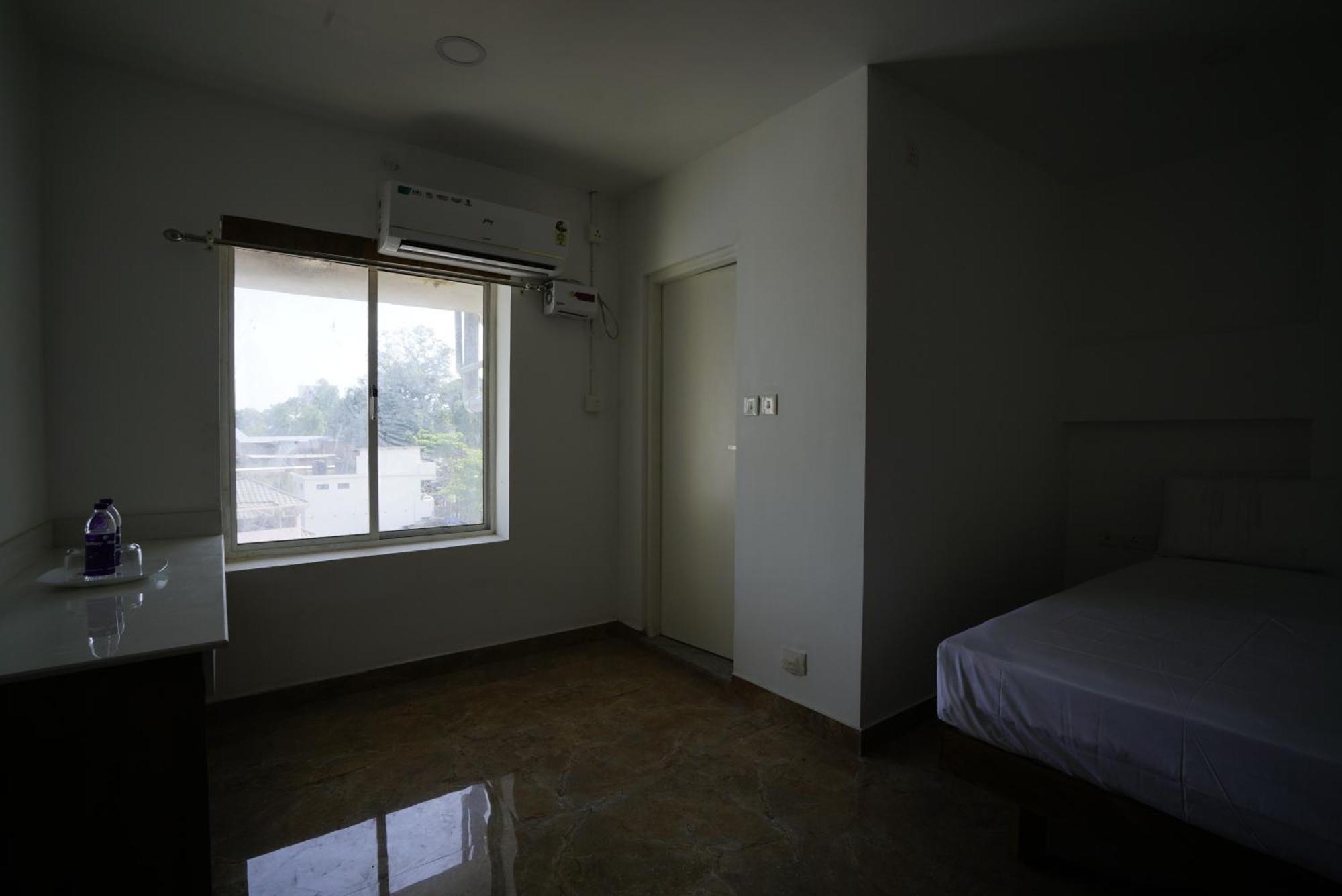 Quilon Residency Kundara Hotel Perumanseri Exterior photo